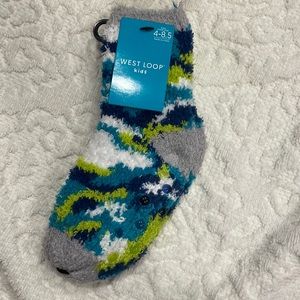 kids west loop fuzzy sock size 4-8.5
